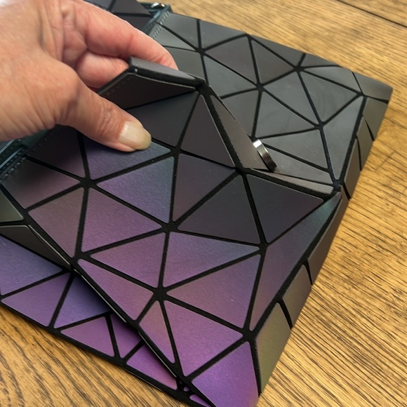 Iridescent crossbody bag - Picture 5 of 5